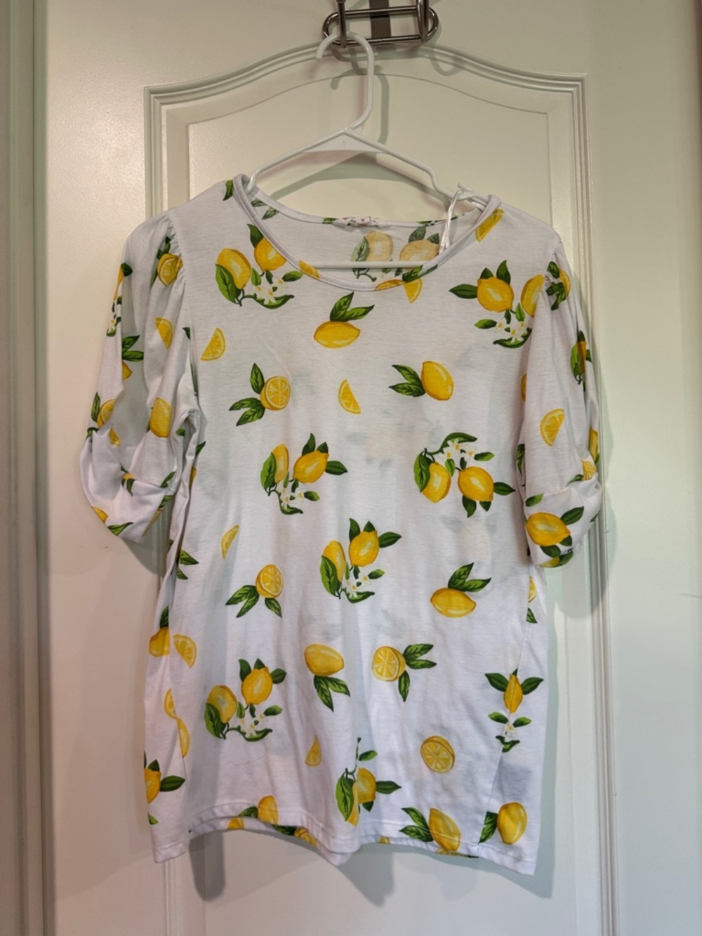 White Lemon Print Short Sleeve Top / BB36